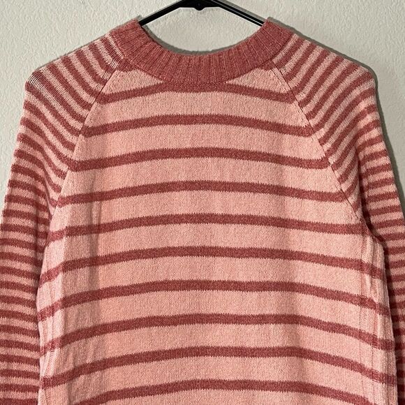 Time and Tru Size Small Knit Sweater in Peach and Rose Long Sleeve Crew Neck - Picture 2 of 8